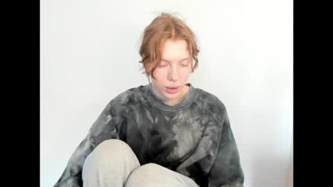 S T E L L A online show from 11/26/25, 07:53