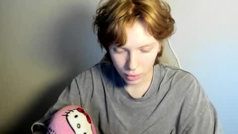 Snapshot of stellaswen chatting on 12/22/25, 01:19 S T E L L A online show from 12/22/25, 01:19