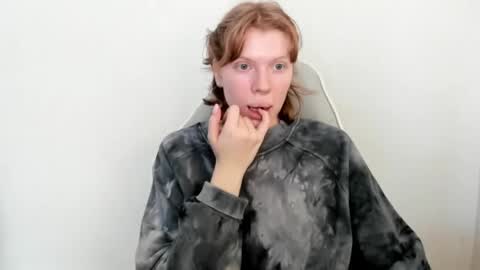 Snapshot of stellaswen chatting on 03/11/26, 09:37 S T E L L A online show from 03/11/26, 09:37