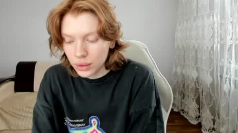 S T E L L A online show from 05/01/26, 09:03