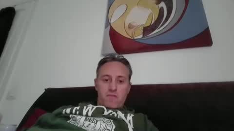 Snapshot of sten015 chatting on 11/26/25, 02:07 sten015 online show from 11/26/25, 02:07