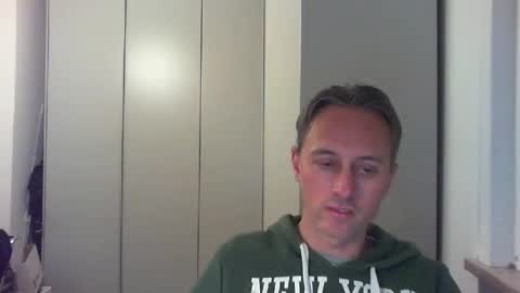 Snapshot of sten015 chatting on 12/01/25, 04:34 sten015 online show from 12/01/25, 04:34