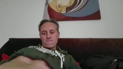 Snapshot of sten015 chatting on 12/02/25, 01:28 sten015 online show from 12/02/25, 01:28