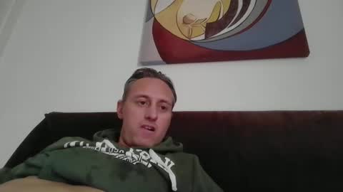 Snapshot of sten015 chatting on 12/04/25, 01:31 sten015 online show from 12/04/25, 01:31