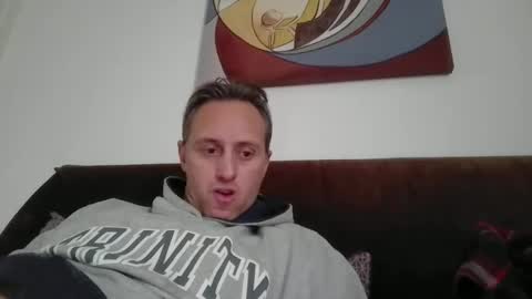 Snapshot of sten015 chatting on 12/16/25, 01:27 sten015 online show from 12/16/25, 01:27