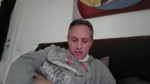 Snapshot of sten015 chatting on 02/05/26, 01:27 sten015 online show from 02/05/26, 01:27