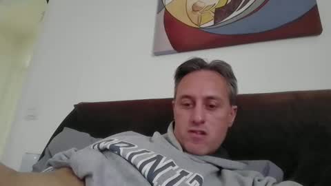 Snapshot of sten015 chatting on 02/17/26, 01:40 sten015 online show from 02/17/26, 01:40