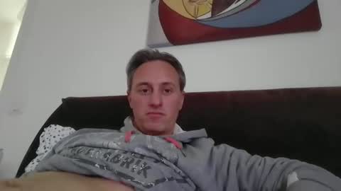 Snapshot of sten015 chatting on 03/17/26, 02:42 sten015 online show from 03/17/26, 02:42