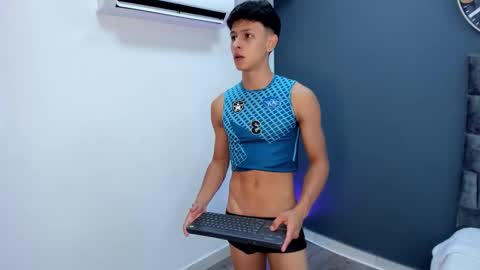 Snapshot of stephane_rouss chatting on 11/12/25, 07:57 Stephane Rouss online show from 11/12/25, 07:57