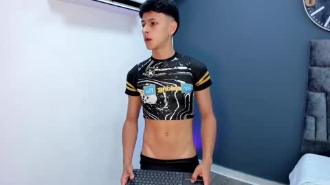 Snapshot of stephane_rouss chatting on 11/15/25, 07:54 Stephane Rouss online show from 11/15/25, 07:54