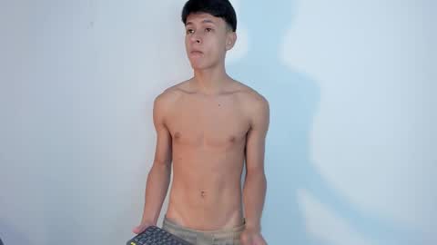 Snapshot of stephane_rouss chatting on 11/22/25, 07:57 Stephane Rouss online show from 11/22/25, 07:57