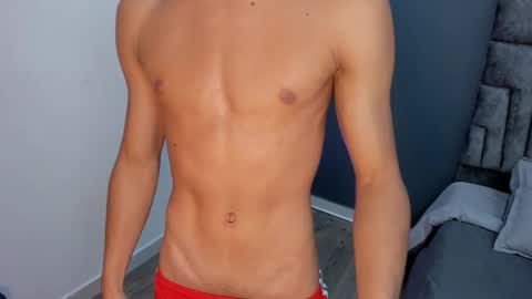 Snapshot of stephane_rouss chatting on 11/25/25, 09:04 Stephane Rouss online show from 11/25/25, 09:04