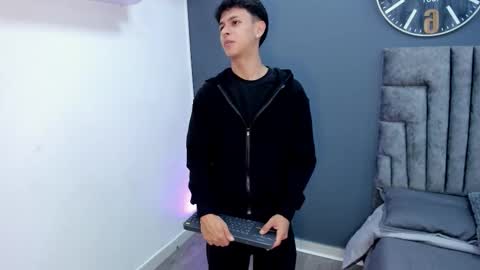 Snapshot of stephane_rouss chatting on 11/30/25, 08:46 Stephane Rouss online show from 11/30/25, 08:46