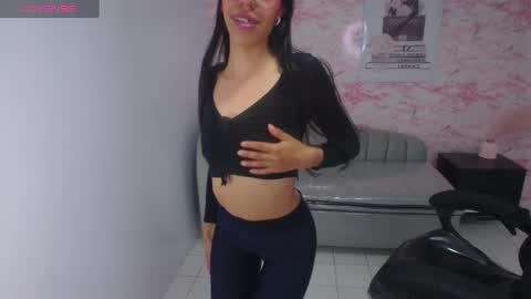 Snapshot of stephania_t chatting on 12/24/24, 03:38 Stephania online show from 12/24/24, 03:38