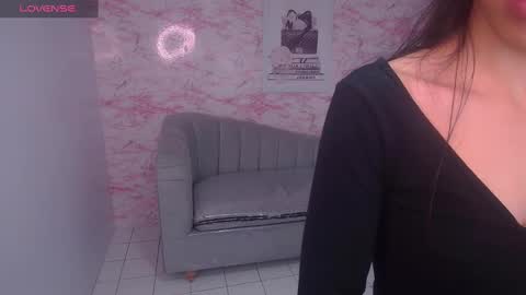 Snapshot of stephania_t chatting on 01/09/25, 09:27 Stephania online show from 01/09/25, 09:27