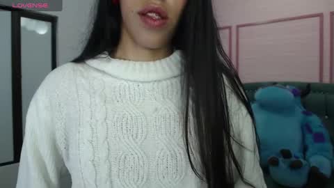 Snapshot of stephania_t chatting on 02/10/25, 10:53 Stephania online show from 02/10/25, 10:53