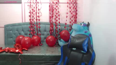 Snapshot of stephania_t chatting on 02/15/25, 10:33 Stephania online show from 02/15/25, 10:33