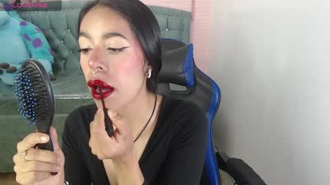 Snapshot of stephania_t chatting on 02/20/25, 10:27 Stephania online show from 02/20/25, 10:27