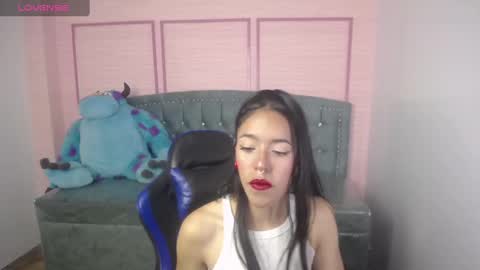 Snapshot of stephania_t chatting on 03/07/25, 10:56 Stephania online show from 03/07/25, 10:56