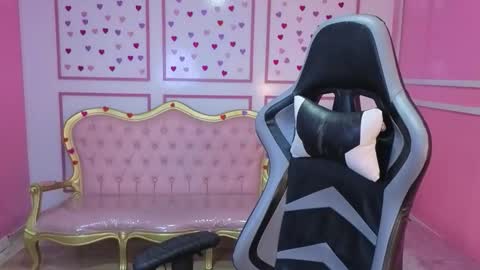 Snapshot of stephania_t chatting on 09/09/25, 11:32 Stephania online show from 09/09/25, 11:32