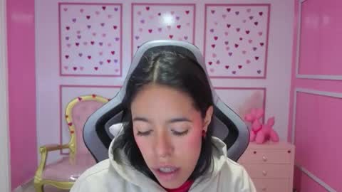 Snapshot of stephania_t chatting on 09/10/25, 11:32 Stephania online show from 09/10/25, 11:32