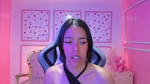 Snapshot of stephania_t chatting on 09/11/25, 11:54 Stephania online show from 09/11/25, 11:54