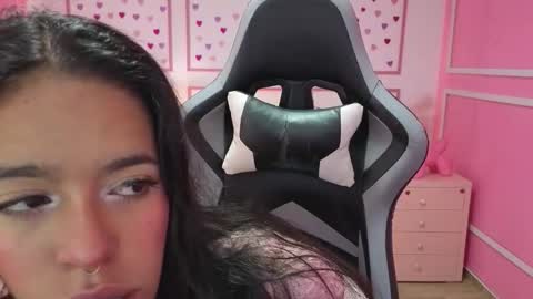 Snapshot of stephania_t chatting on 09/16/25, 11:33 Stephania online show from 09/16/25, 11:33