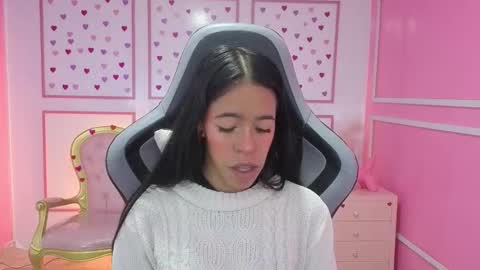 Snapshot of stephania_t chatting on 09/17/25, 11:34 Stephania online show from 09/17/25, 11:34