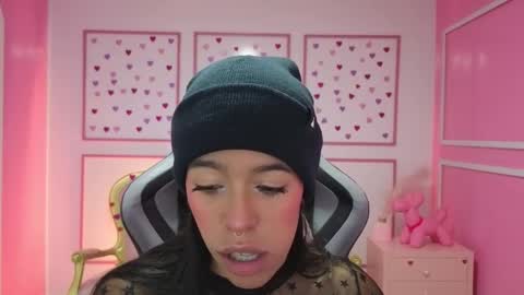 Snapshot of stephania_t chatting on 09/18/25, 11:34 Stephania online show from 09/18/25, 11:34