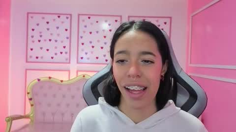 Snapshot of stephania_t chatting on 09/25/25, 11:36 Stephania online show from 09/25/25, 11:36