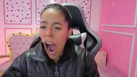 Snapshot of stephania_t chatting on 09/26/25, 11:36 Stephania online show from 09/26/25, 11:36