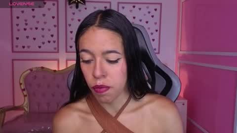 Snapshot of stephania_t chatting on 10/22/25, 11:32 Stephania online show from 10/22/25, 11:32