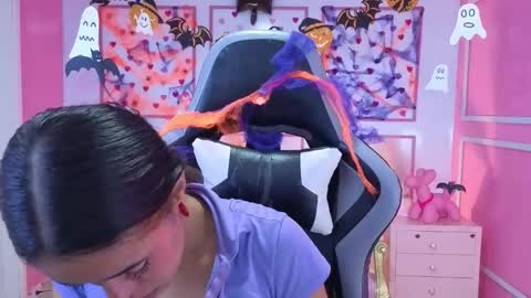 Snapshot of stephania_t chatting on 10/27/25, 11:47 Stephania online show from 10/27/25, 11:47