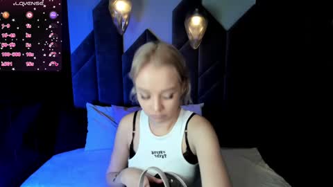 Snapshot of stephanie_sea chatting on 02/18/25, 01:55 Stephanie Sea online show from 02/18/25, 01:55