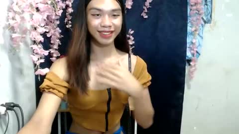 Snapshot of stephanie_zee chatting on 05/21/26, 02:24 stephanie_zee online show from 05/21/26, 02:24