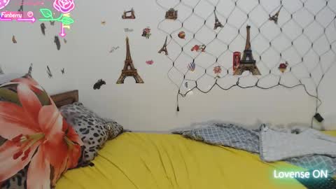 Stephanie   online show from 09/22/25, 10:17