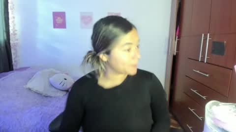 Stephanie  online show from 10/24/25, 09:55