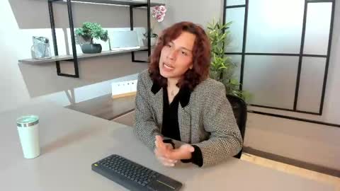 Stephan  online show from 05/25/26, 07:31