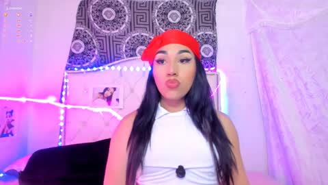 Snapshot of stephany_doll_ chatting on 04/05/26, 05:37 Anny online show from 04/05/26, 05:37