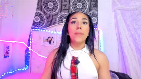 Snapshot of stephany_doll_ chatting on 04/07/26, 04:13 Anny online show from 04/07/26, 04:13