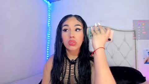Snapshot of stephany_doll_ chatting on 04/13/26, 02:50 Anny online show from 04/13/26, 02:50