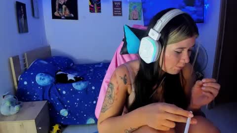 Snapshot of stephany_uwu chatting on 01/19/25, 04:33 Stephany independient model online show from 01/19/25, 04:33