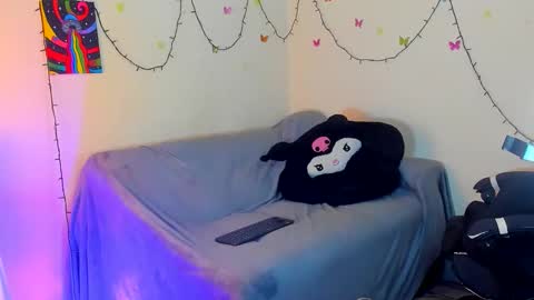 Stephany  independient model  online show from 11/16/25, 11:43