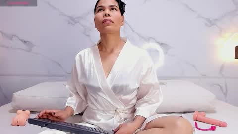 stephany_west online show from 03/19/26, 11:47