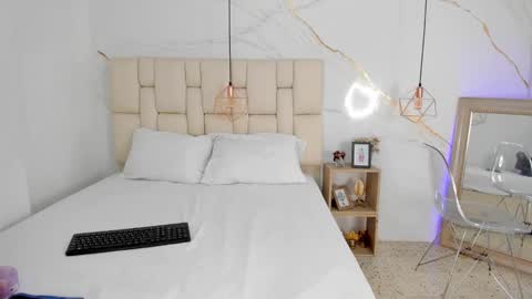 Stefanny online show from 02/19/25, 09:58