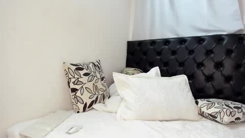 estefania online show from 02/14/25, 01:45