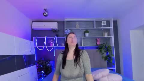 Stephie online show from 04/27/26, 05:16