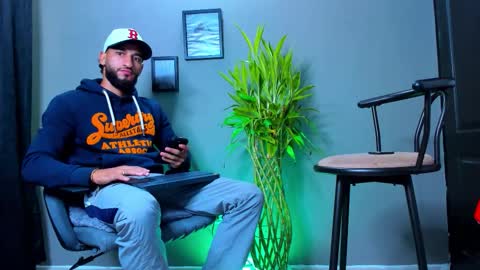 Snapshot of stev_velez chatting on 10/06/25, 12:02 Steve online show from 10/06/25, 12:02