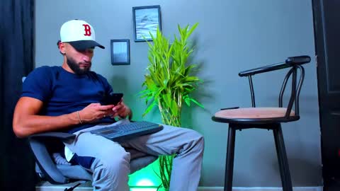 Snapshot of stev_velez chatting on 10/07/25, 01:58 Steve online show from 10/07/25, 01:58