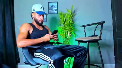 Snapshot of stev_velez chatting on 11/11/25, 11:32 Steve online show from 11/11/25, 11:32